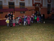 Rozsvícení vánočního stromu u MŠ